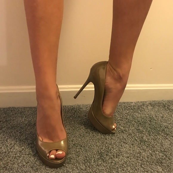 Jimmy Choo Luna 100 Taupe Patent Peep Toe Heels - Picture 7 of 7